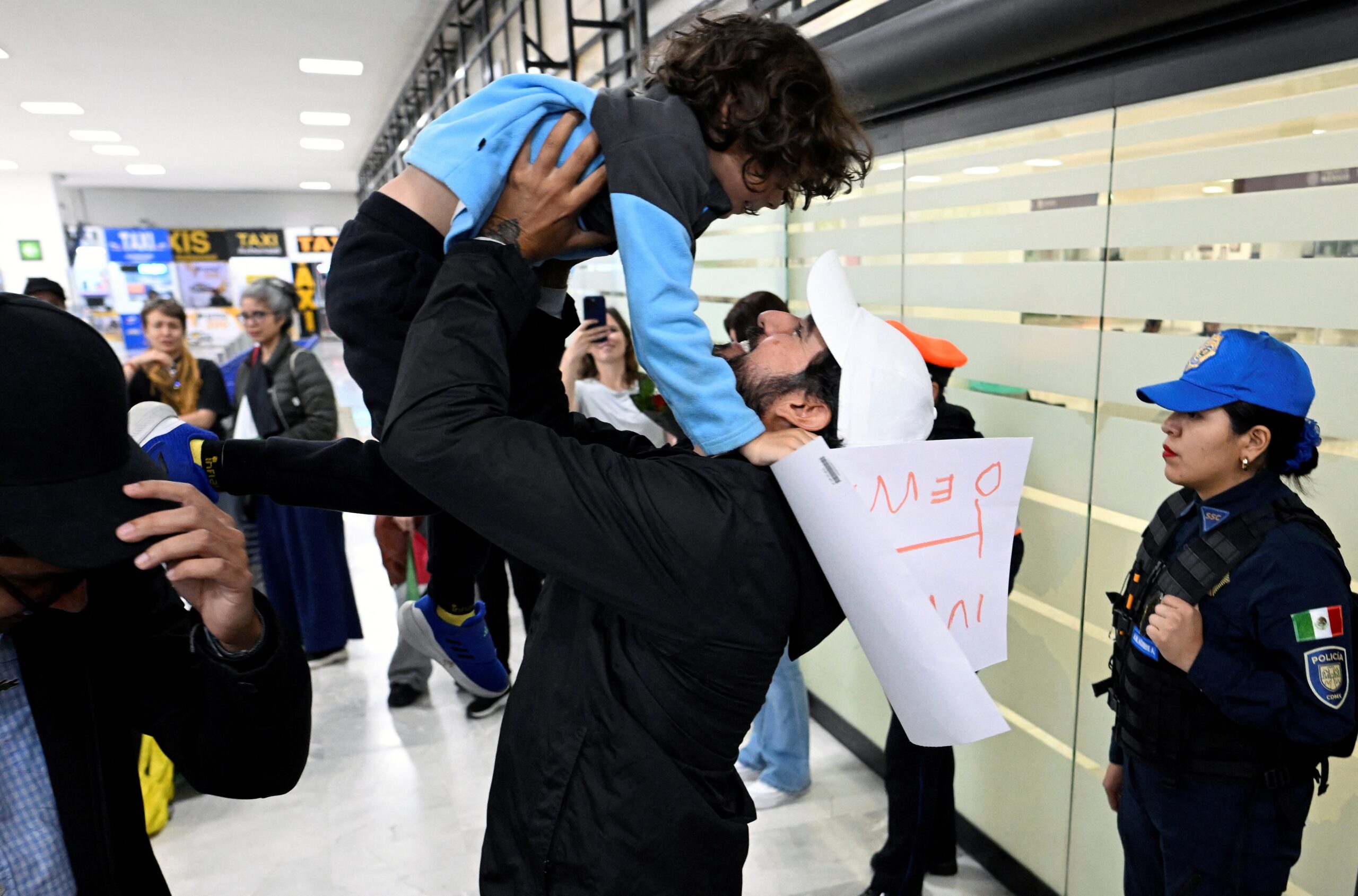 Mexicanos interceptados por Israel denuncian tortura: &#8220;Sufrimos maltrato pero nada se compara con lo que sufren los palestinos&#8221;