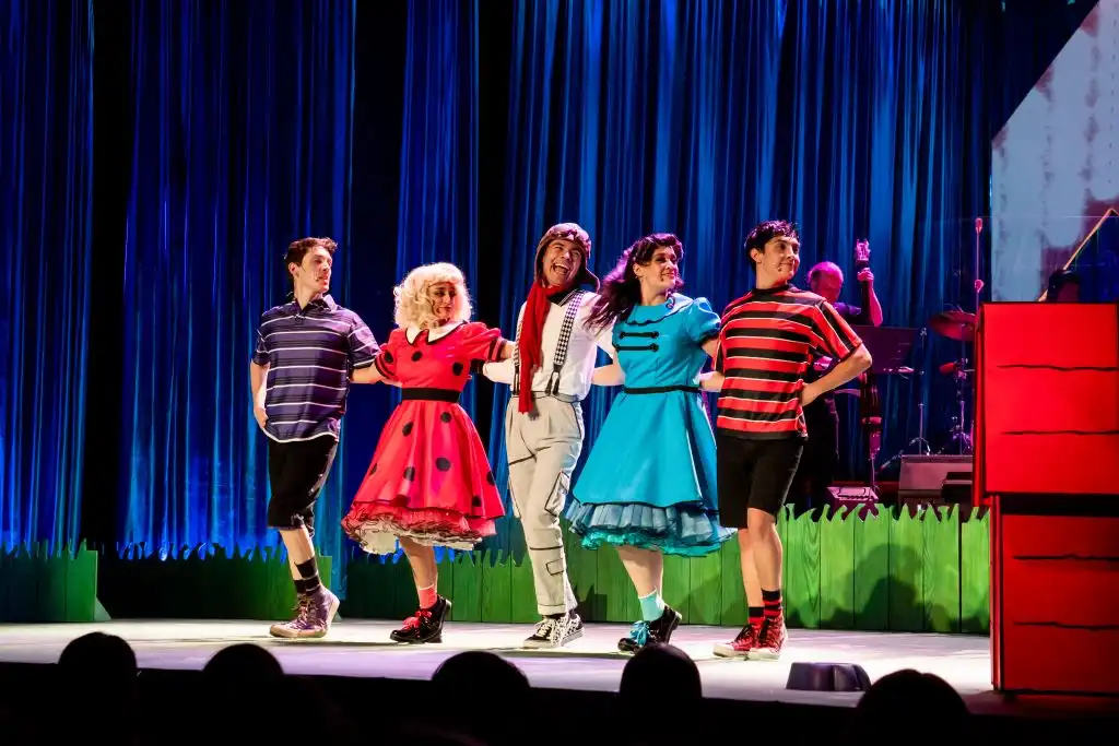 Los personajes de Peanuts saltan de la historieta al escenario mexicano con &#8216;Eres Bueno, Charlie Brown&#8217;