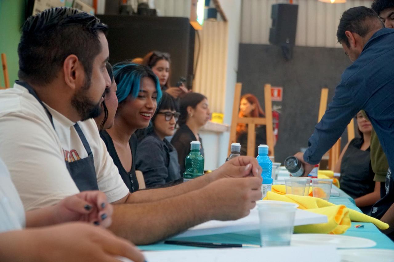 Realiza Arte en la Industria taller de pintura en Cervecería Insurgente