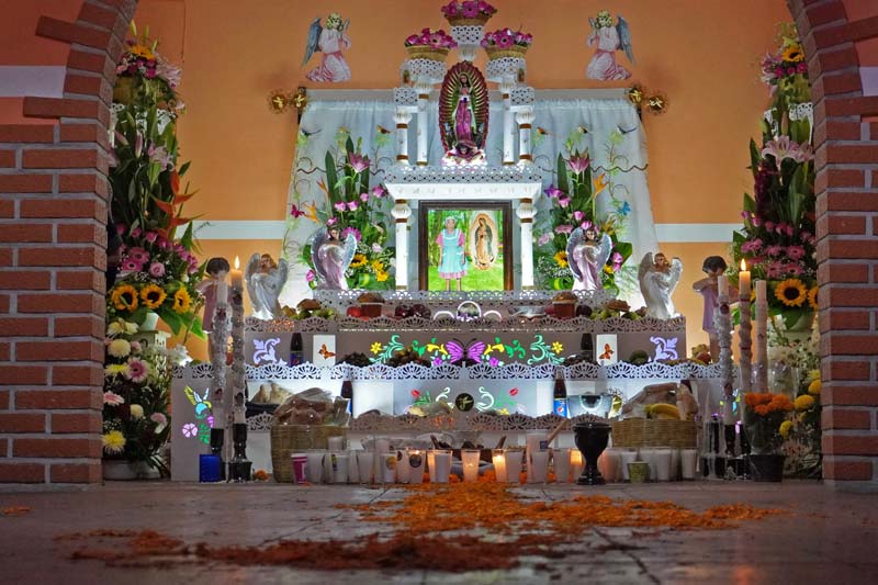 Tradición viva: Tochimilco presenta 36 ofrendas monumentales por Día de Muertos