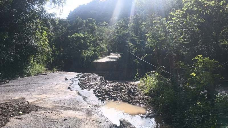 Caminos y puentes destruidos por Jerry en Tlacuilotepec; municipio incomunicado