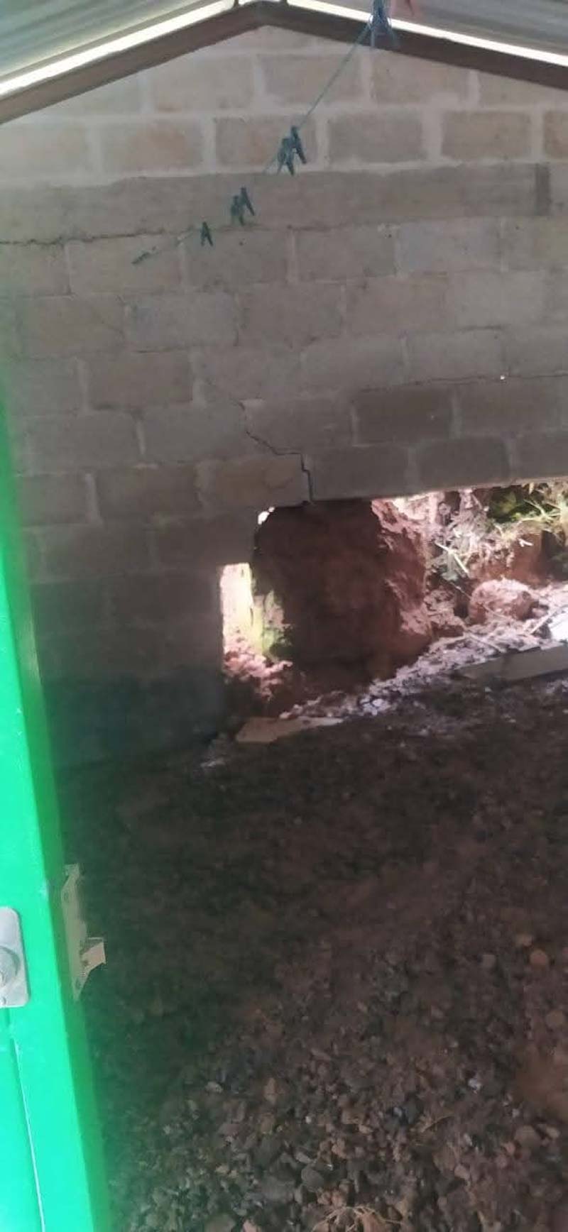 Caminos y puentes destruidos por Jerry en Tlacuilotepec; municipio incomunicado