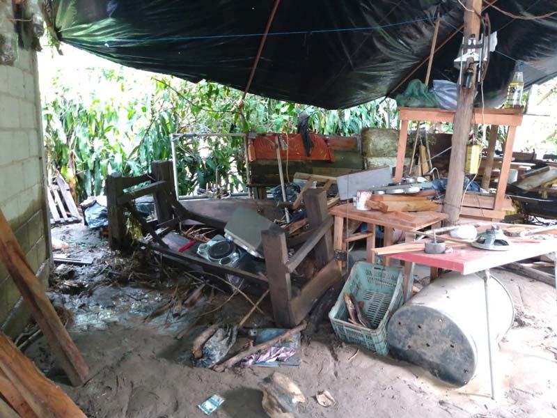 Caminos y puentes destruidos por Jerry en Tlacuilotepec; municipio incomunicado