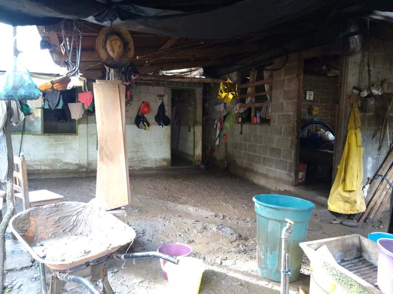 Caminos y puentes destruidos por Jerry en Tlacuilotepec; municipio incomunicado