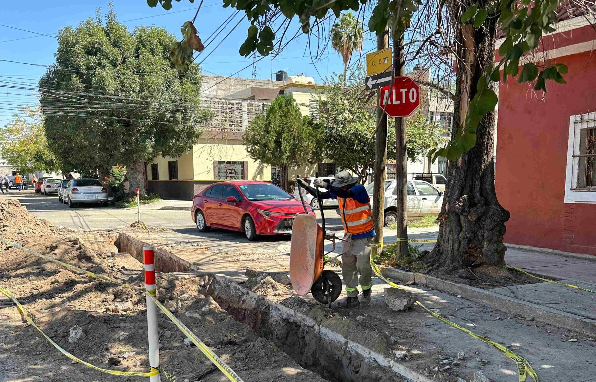 MIAA rehabilta alcantarillado en la Colonia del Trabajo