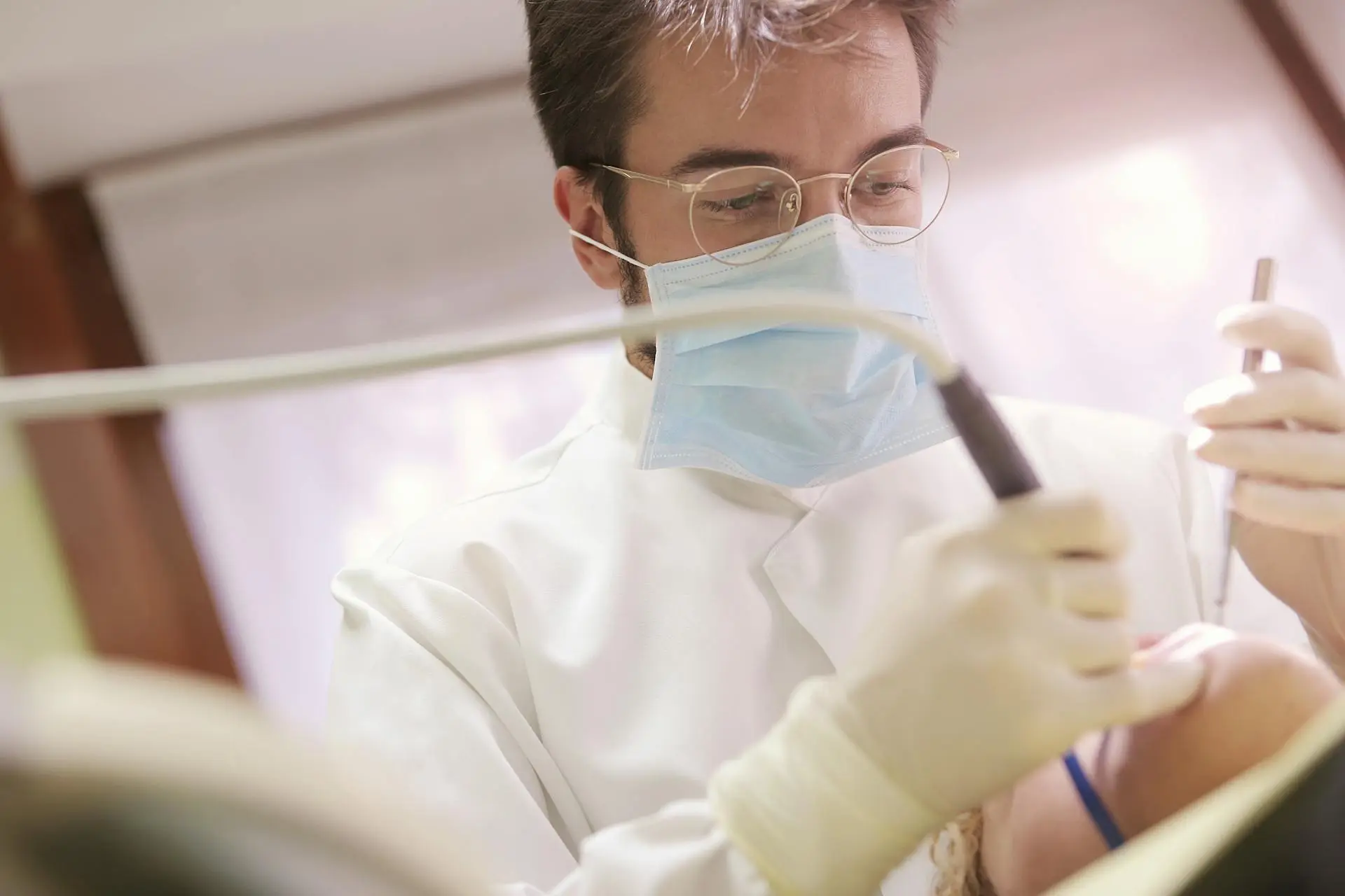 México enfrenta sobreoferta de dentistas, reconoce el gremio