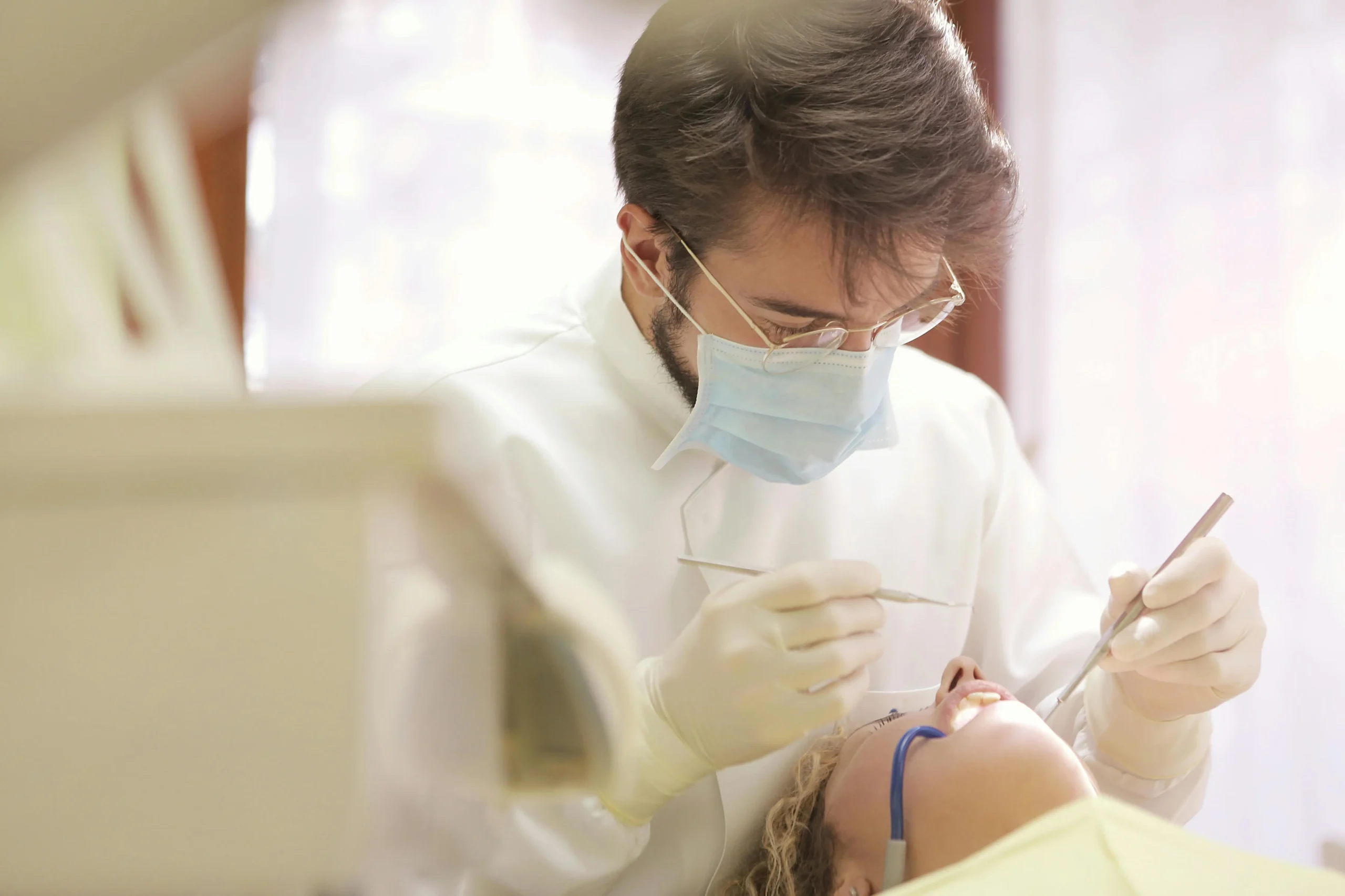Caries, periodontitis y traumatismo, las principales atenciones de los dentistas