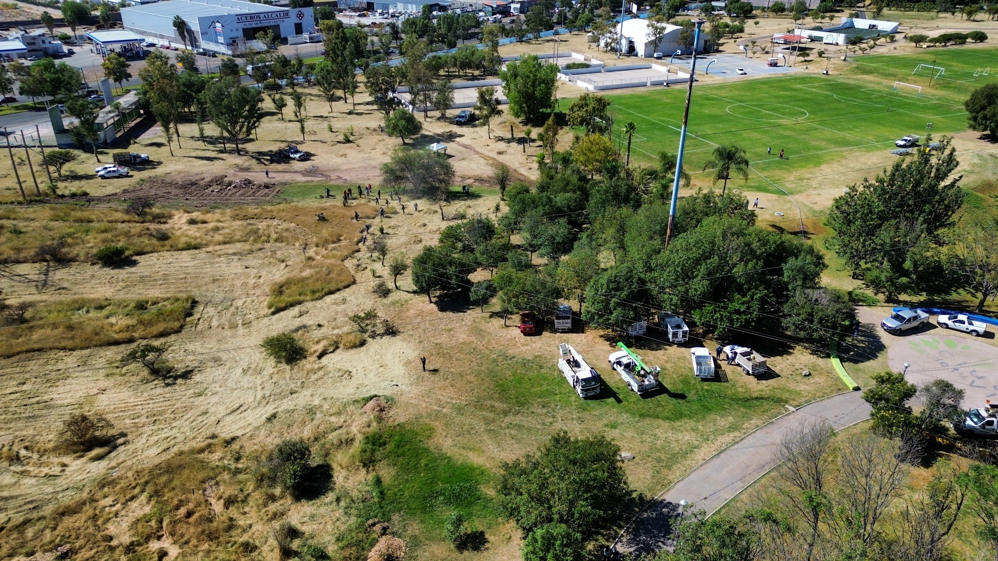 Entregan rehabilitación integral del Parque México