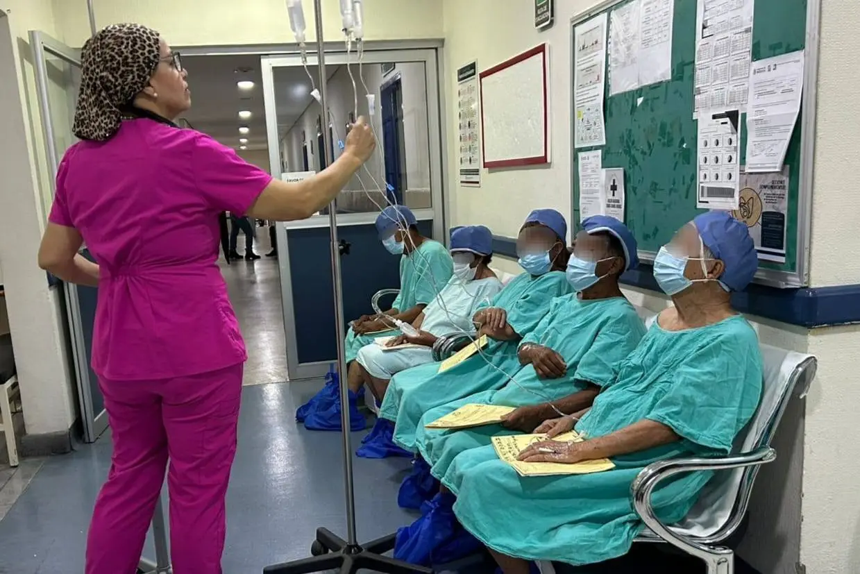 Colegio de Médicos en Aguascalientes reconoce sistema rebasado en IMSS e ISSSTE