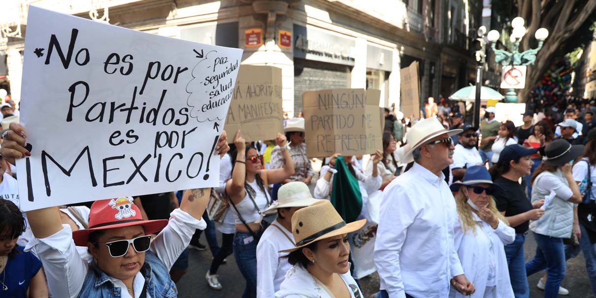 Armenta denuncia que el PAN organizó la marcha y operó infiltrados