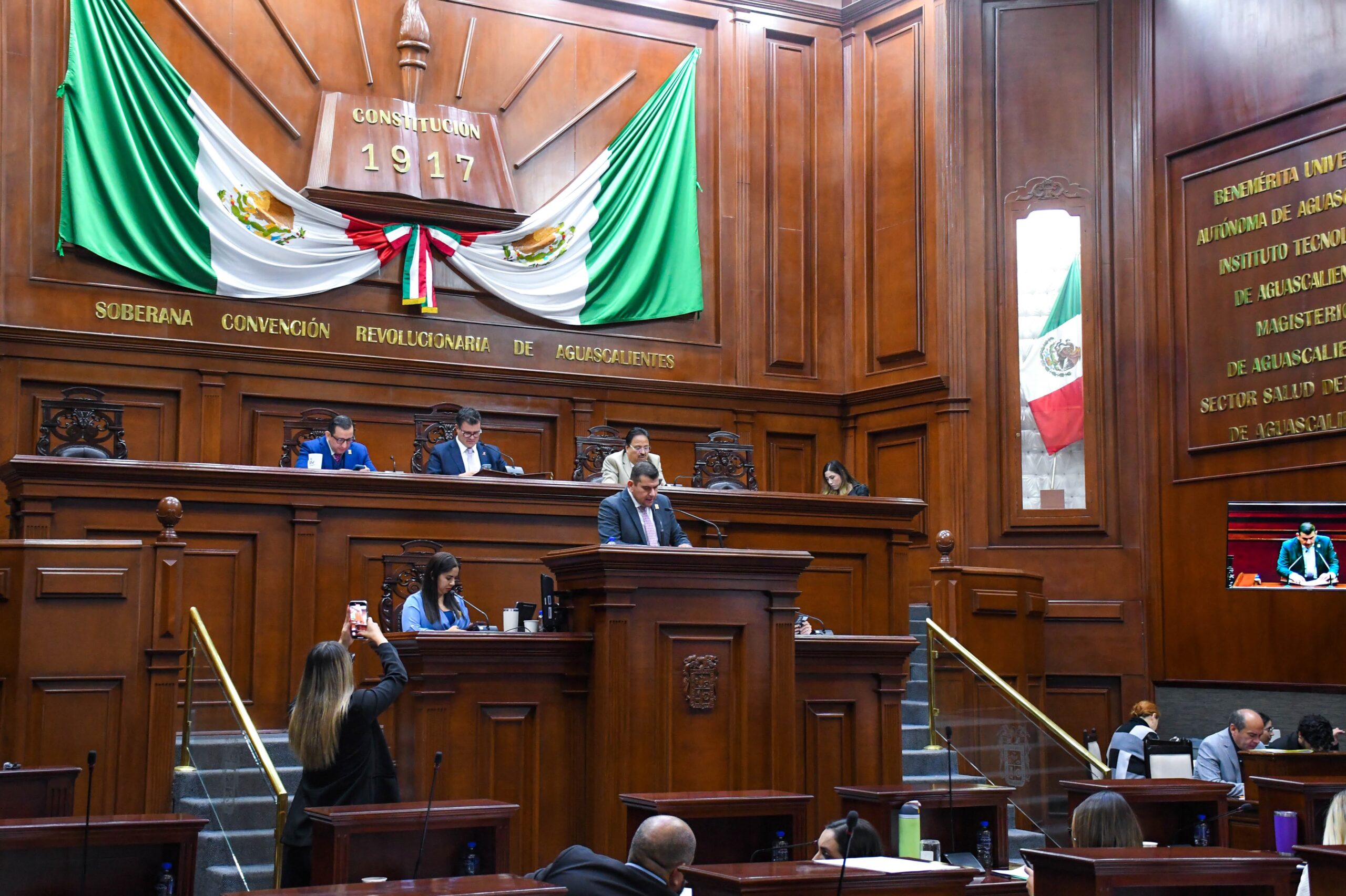 Diputados avalan reformas para fortalecer derechos de la niñez, adultos mayores y familias