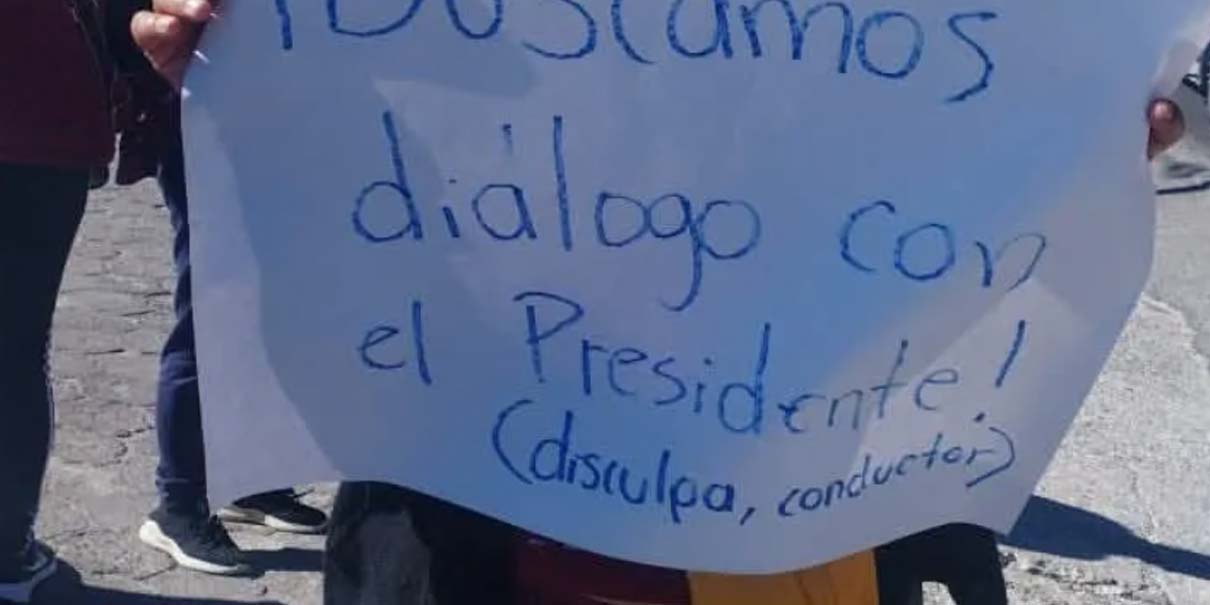 Despojo escolar en Tepatlaxco desata protesta y cierre de la Amozoc–Acajete