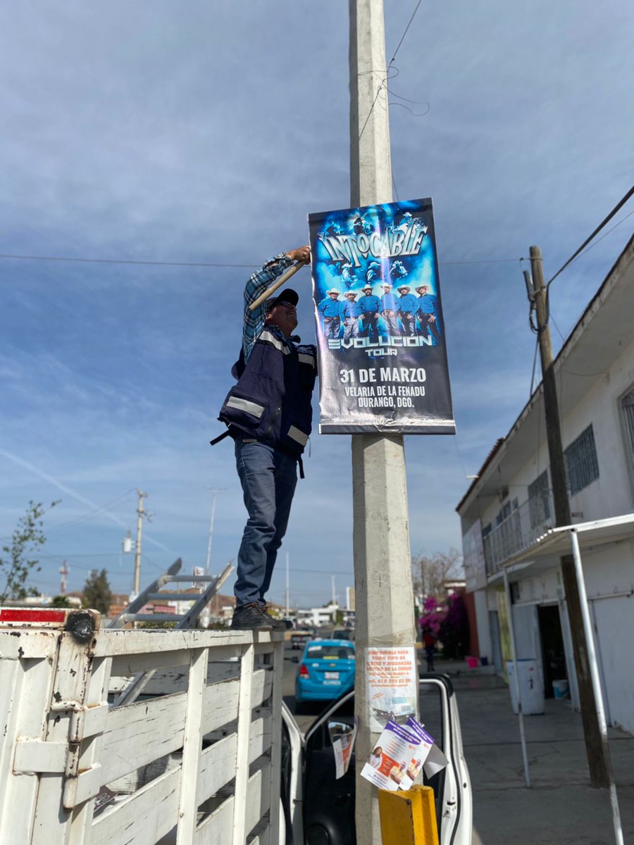 Prohíben colocar pendones en el mobiliario urbano de Durango