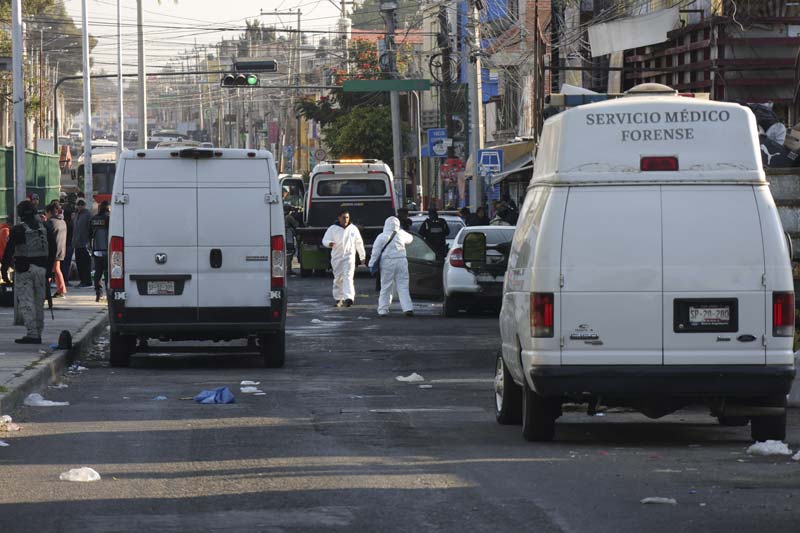 Comando armado prende fuego al Bar Lacoss en Puebla; mueren cinco personas