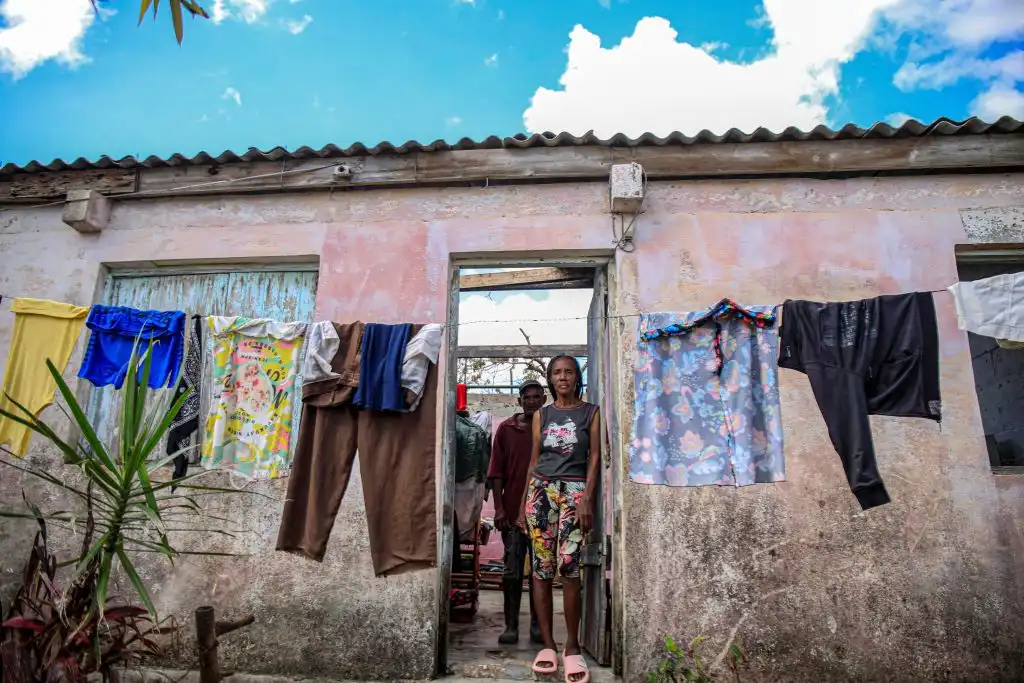 Lenta recuperación en Cuba: miles continúan sin hogar ni electricidad tras el huracán &#8216;Melissa&#8217;