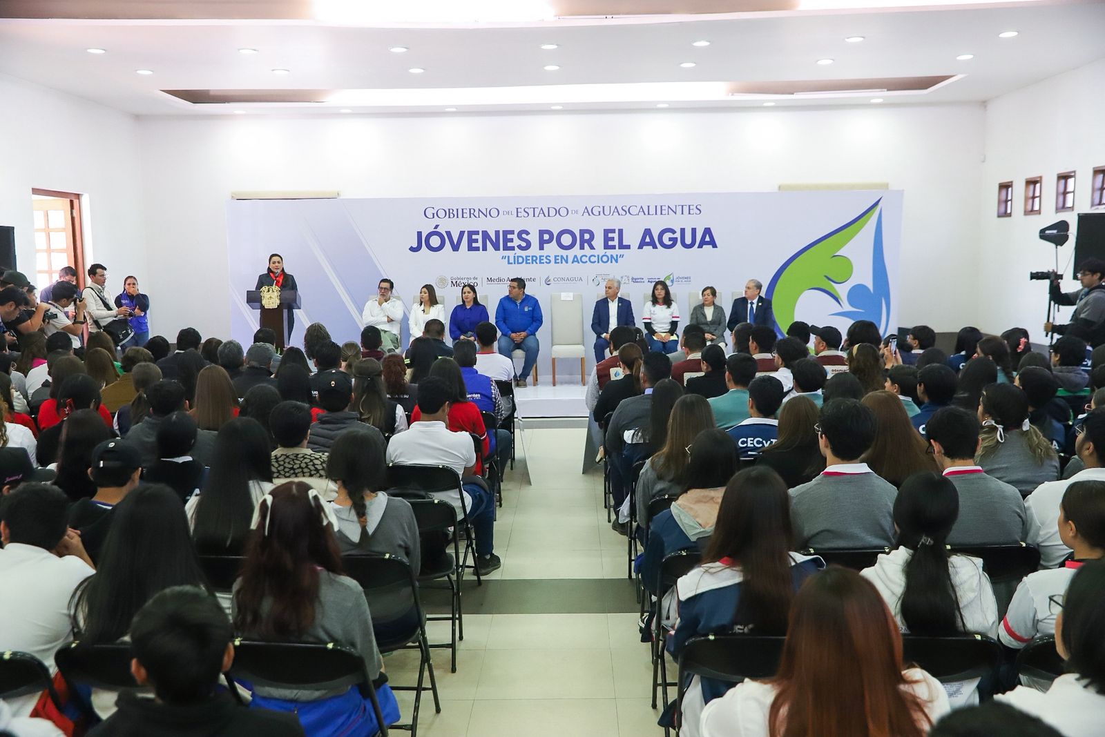 Participan más de 400 jóvenes en jornadas de concientización sobre el cuidado del agua
