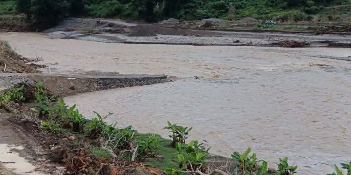 Fuertes lluvias elevan ríos en Sierra Norte; municipios de Puebla y Veracruz aislados