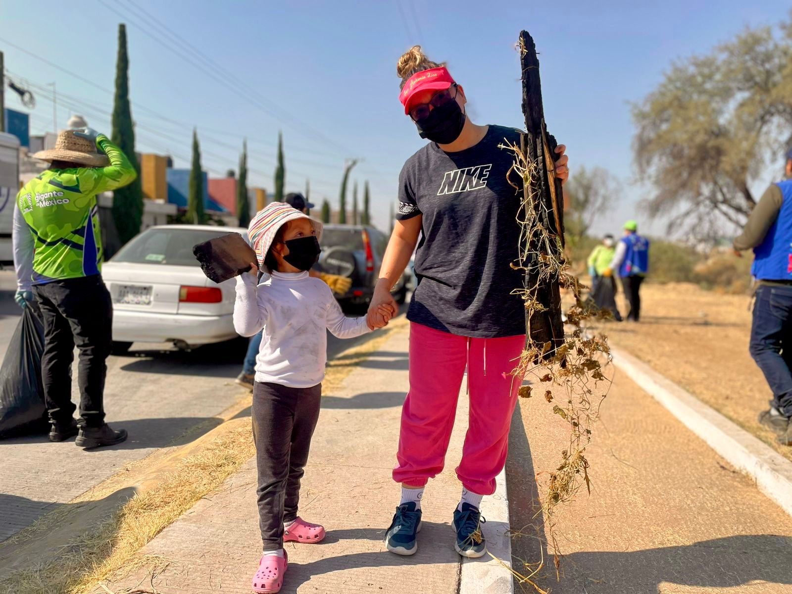 Más de 300 voluntarias y voluntarios se suman en mega limpieza del Arroyo El Cedazo