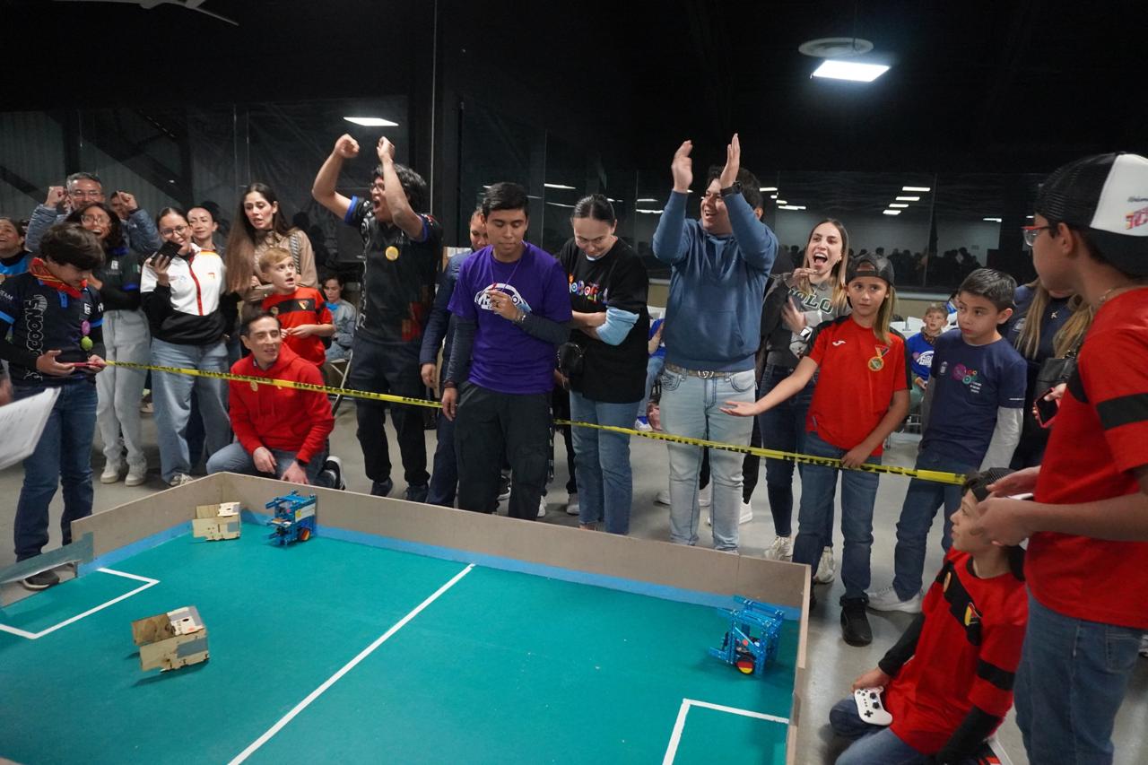 Inicia en El Trompo competencia internacional más importante de robótica juvenil
