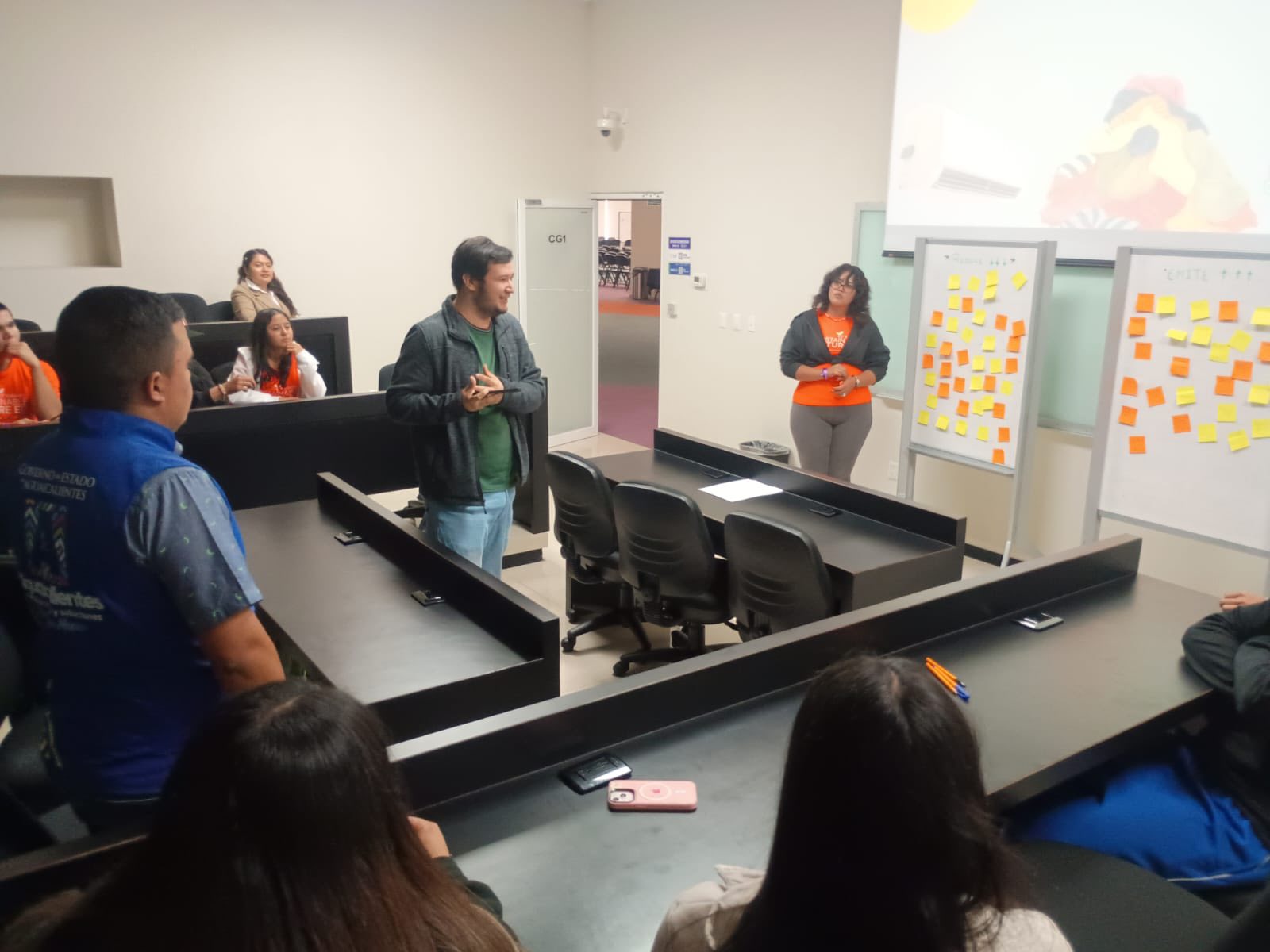 Participan jóvenes en taller sobre concientización climático