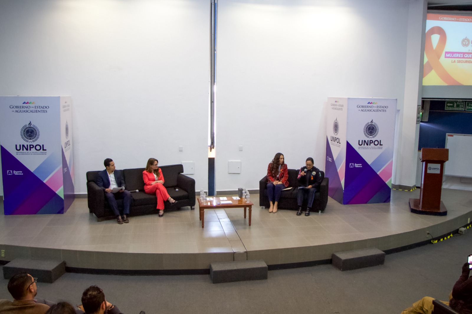 Realizan la plática “Mujeres que Transforman la Seguridad y la Justicia”, como parte del 25N