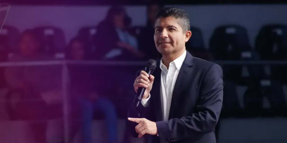 Se intensifican los rumores del cambio de Eduardo Rivera del PAN a MC