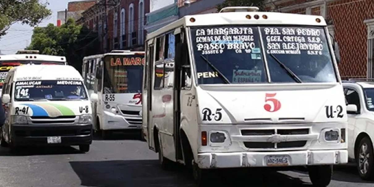 Transporte público en Puebla debe mejorar antes de concesionar Cablebús, advierte diputado