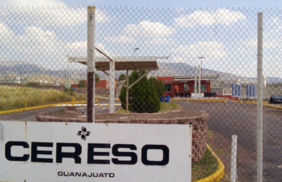 Revisan Ceresos de Guanajuato: decomisan celulares, drogas y armas hechizas 