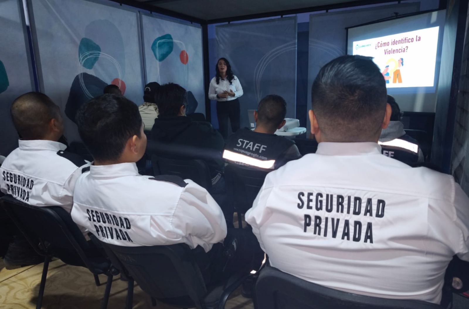 Capacitan a personal de seguridad para garantizar un espacio libre de acoso en la Expo Agroalimentaria