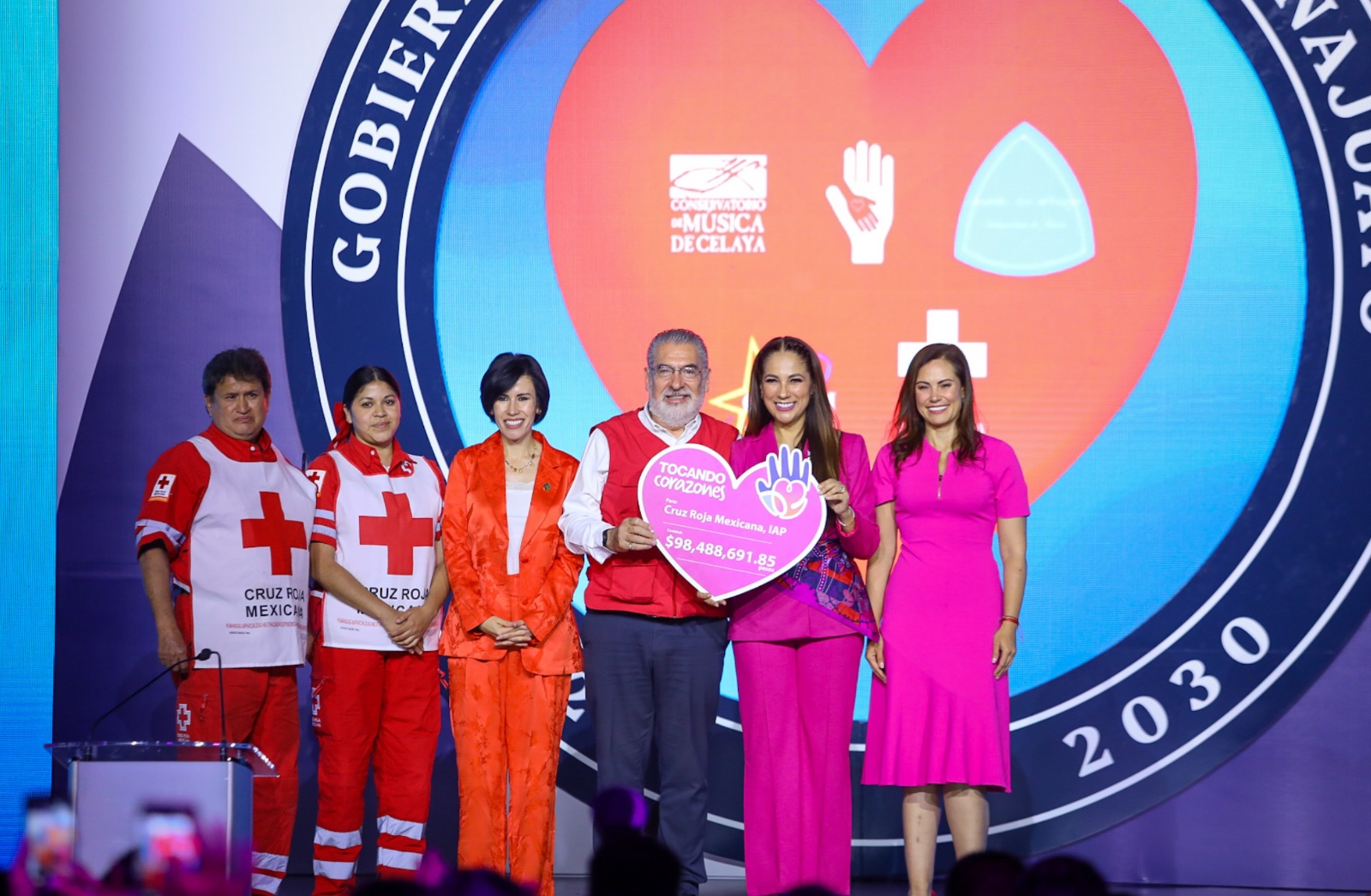 Entregan apoyos del programa “Tocando Corazones” a 191 organizaciones civiles