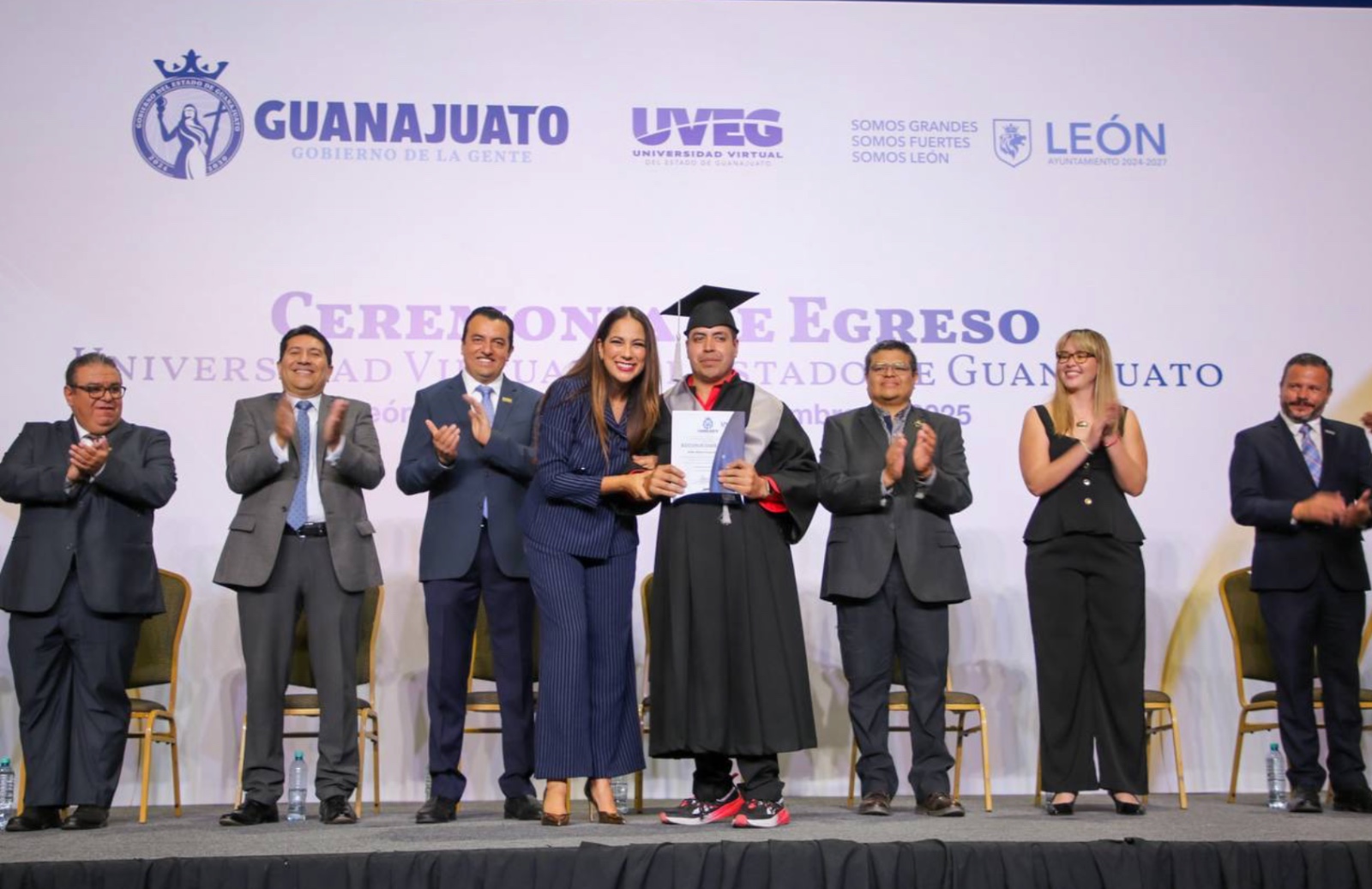UVEG rompe récord con más de 8 mil egresados y auge en IA y ciberseguridad