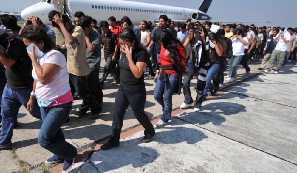 Deportan a más de 200 guanajuatenses desde Estados Unidos: mantienen oficinas de enlace