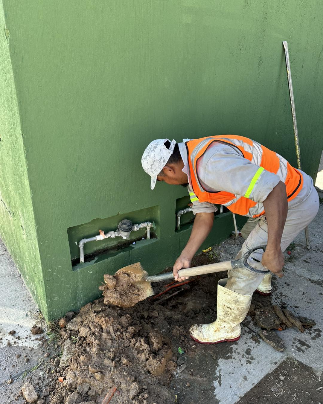 MIAA atiende fugas de agua potable en el fraccionamiento Mirador de las Culturas