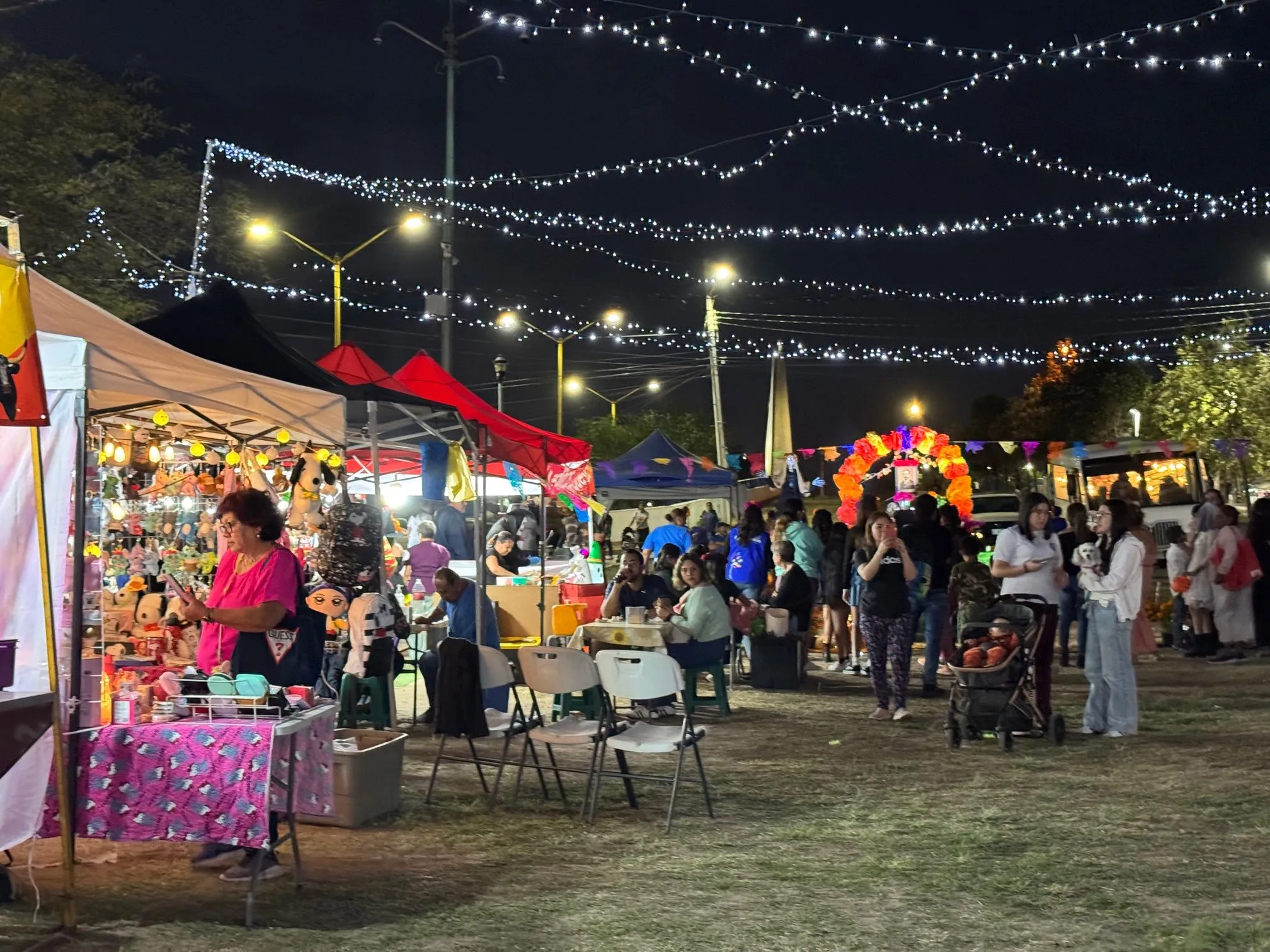 Mercadito Línea Verde: más de 120 emprendedores ofertan sus productos
