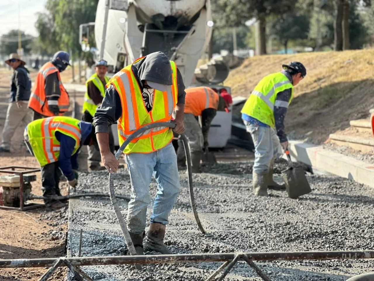 Así avanza la pavimentación en Av. Poliducto