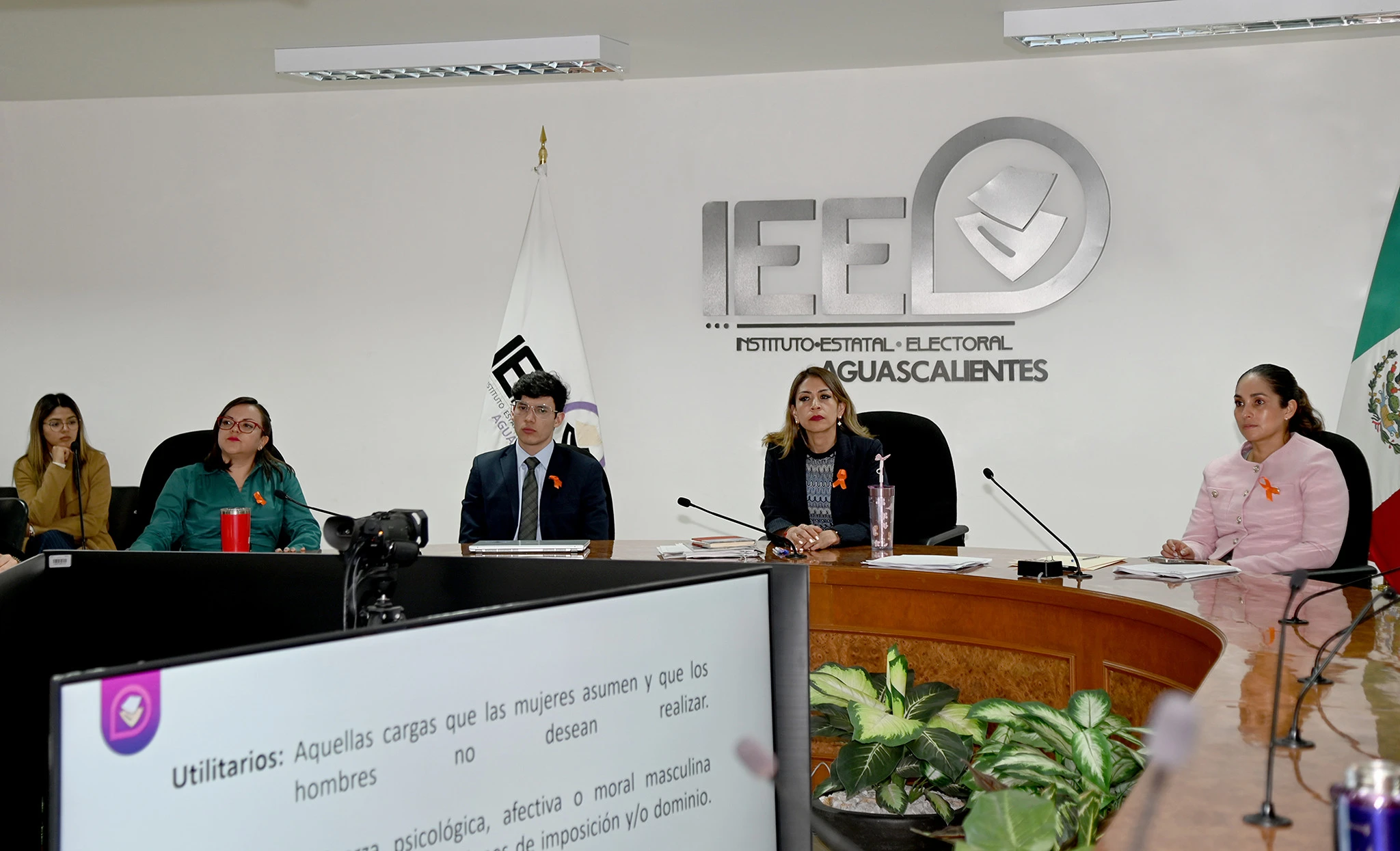 Partidos políticos se llevarán el 60% del presupuesto del IEE en 2026