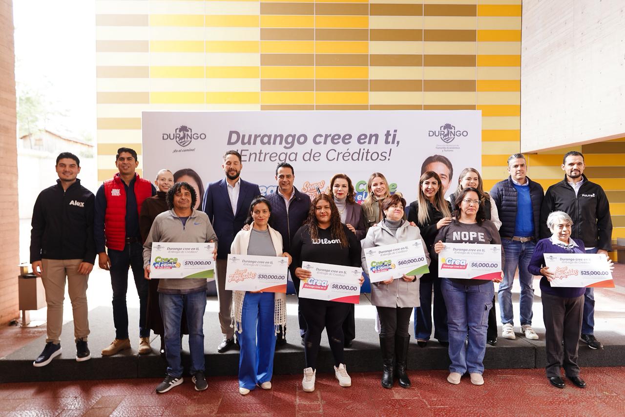 Entrega alcalde créditos para negocios