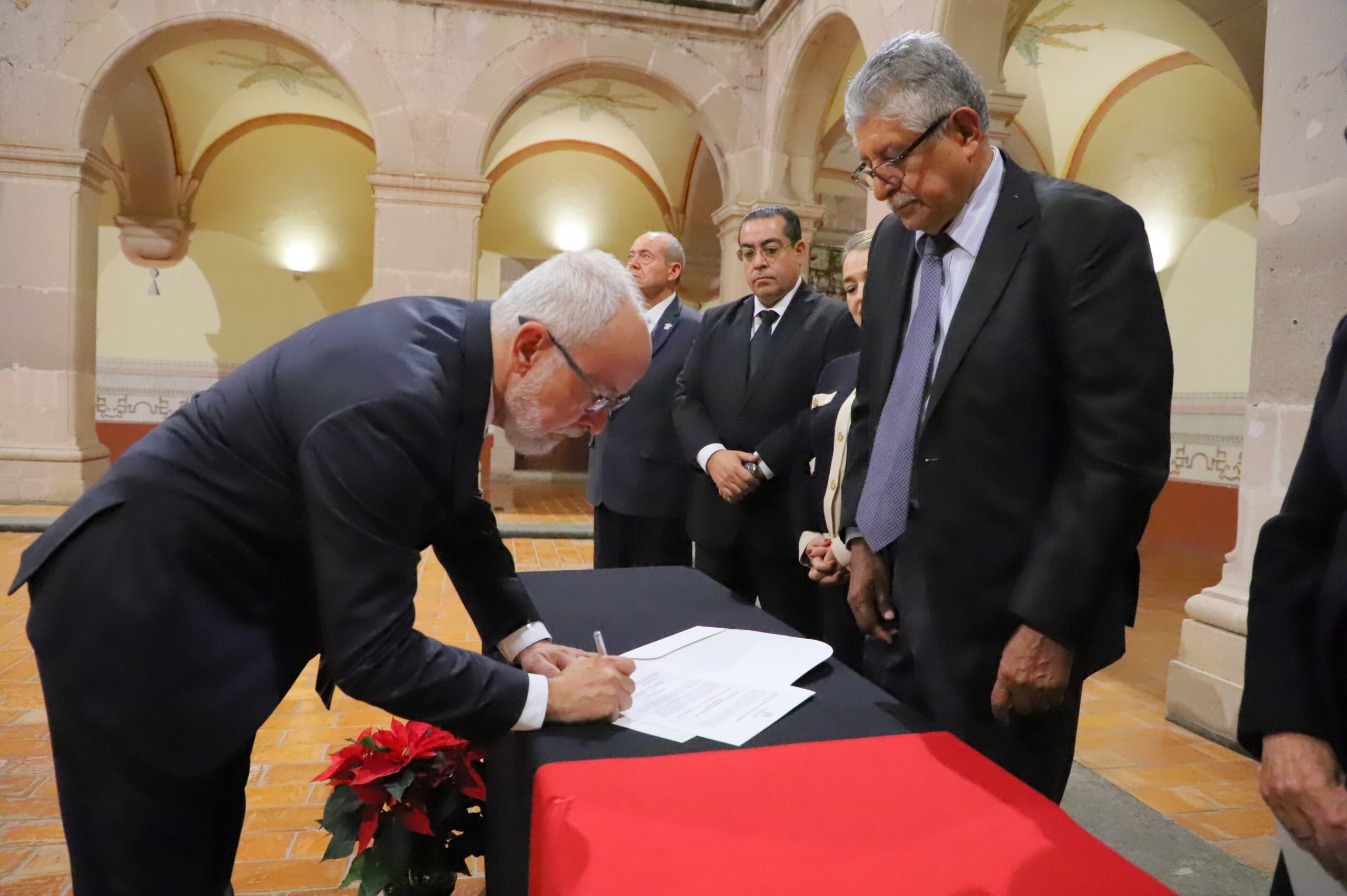 Designan a Juan Carlos Arredondo Hernández como nuevo rector de la UAA