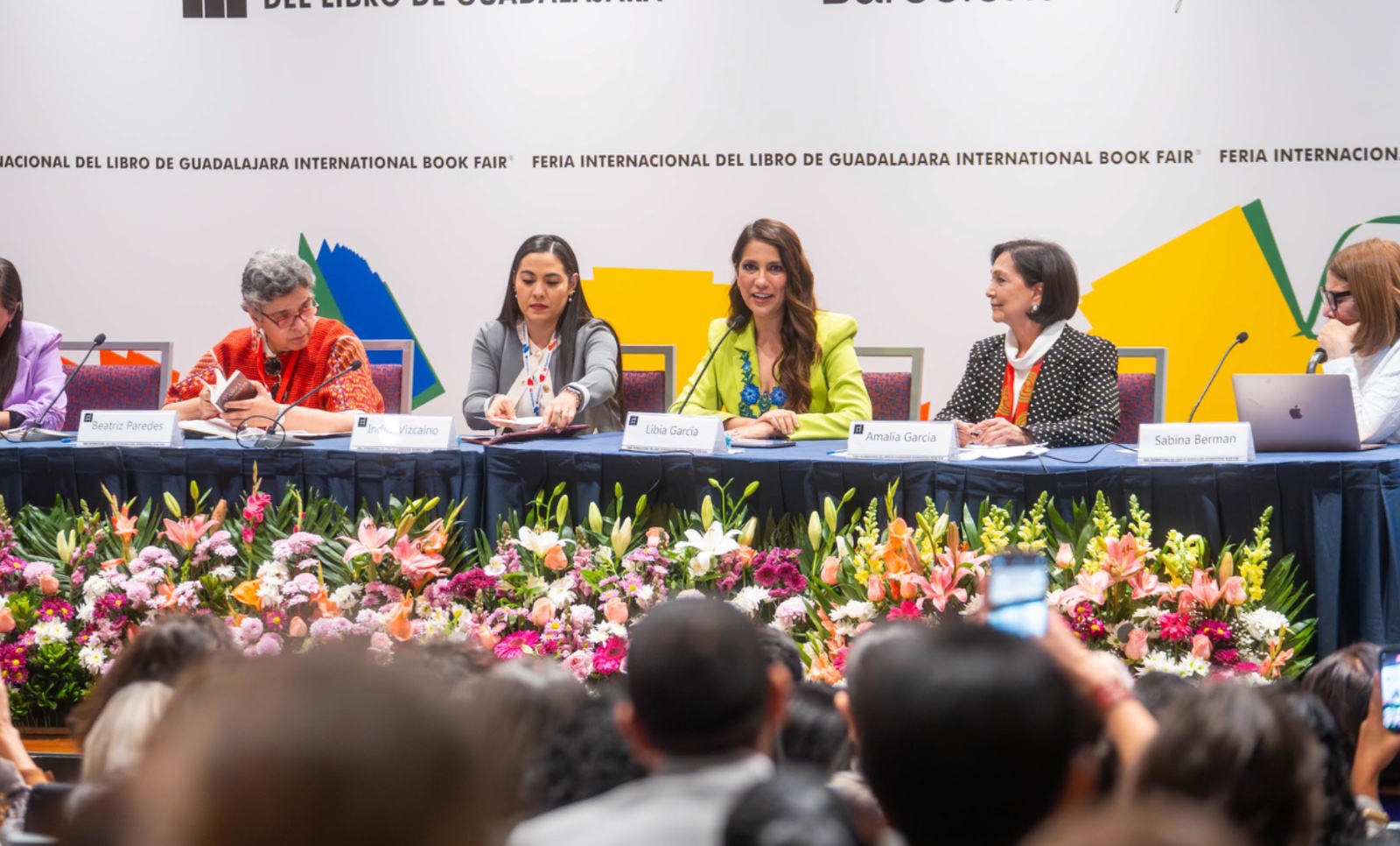 Libia Dennise participa en el Foro “Mujeres en el Poder” durante la FIL Guadalajara