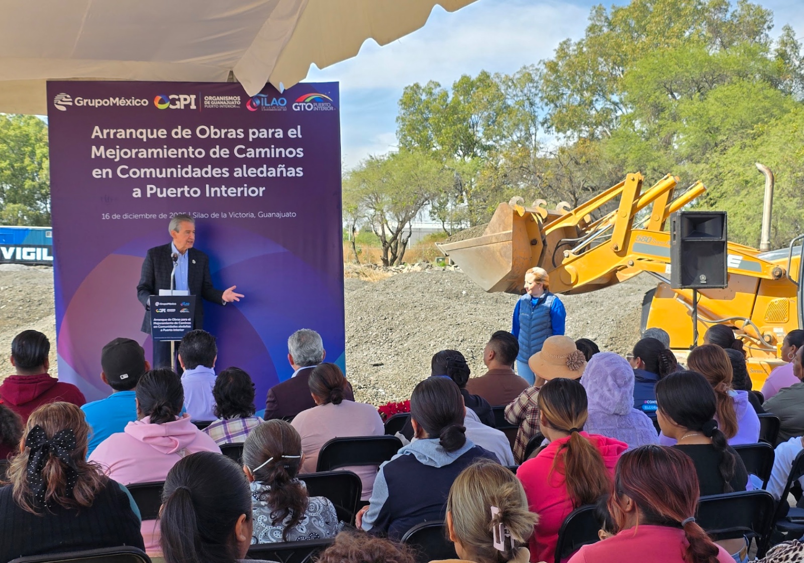 Arrancan obras para mejorar caminos rurales alrededor de Guanajuato Puerto Interior