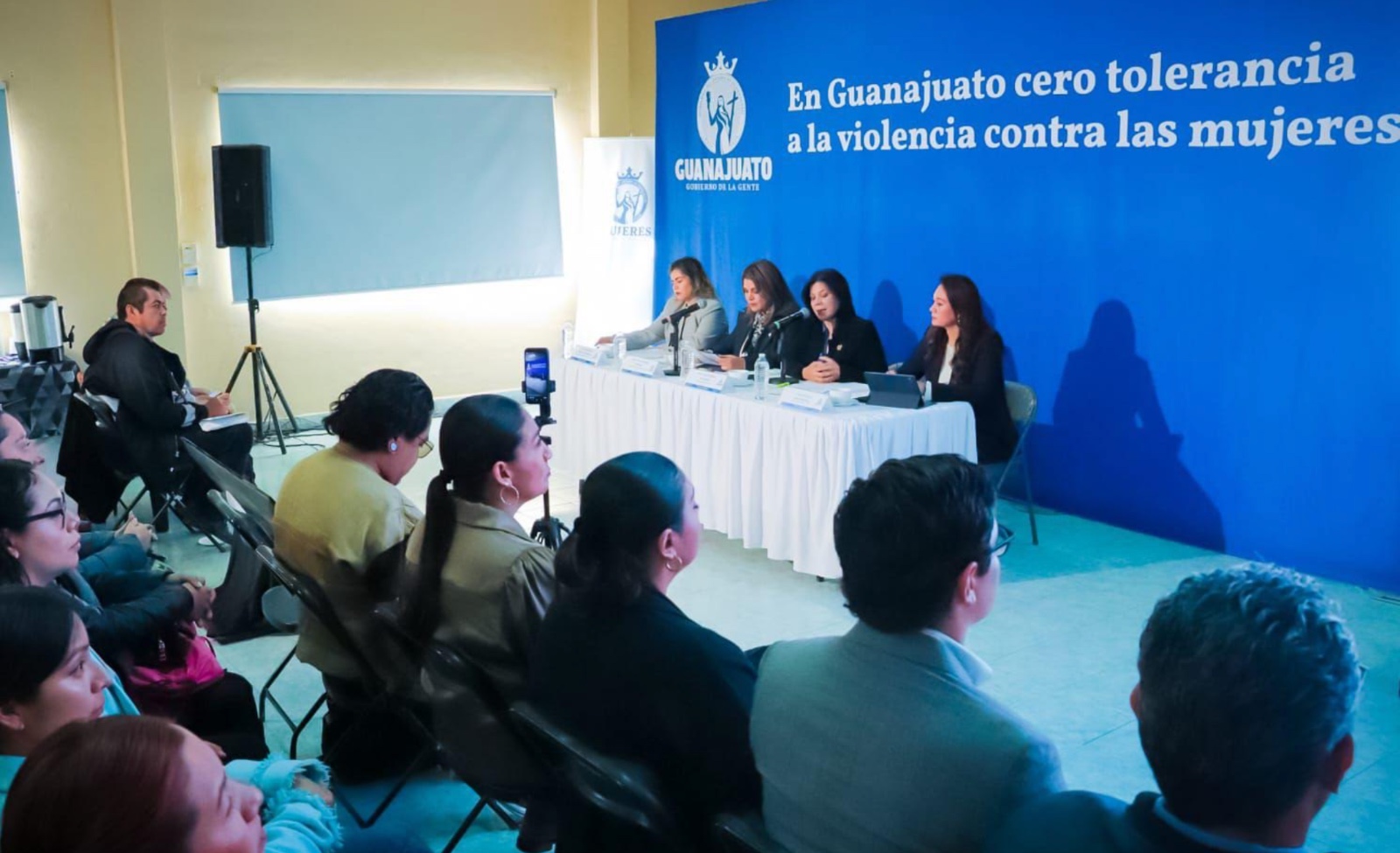 Guanajuato otorga más de mil 600 becas a mujeres en situación de violencia