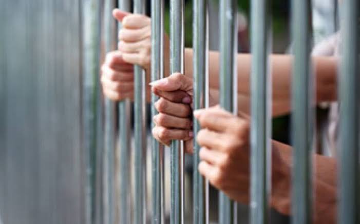 Reinserción y empleo: ¿qué obstáculos enfrentan quienes salen de prisión?