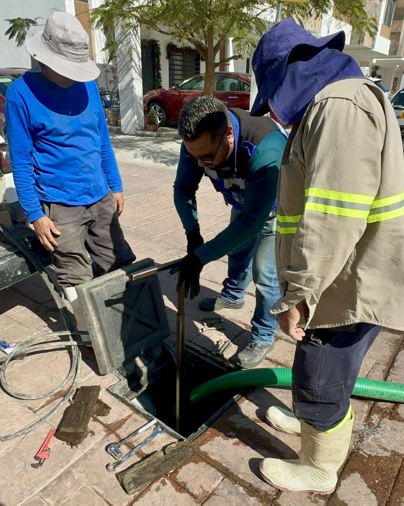 MIAA repara fugas de agua potable en distintos puntos de la ciudad