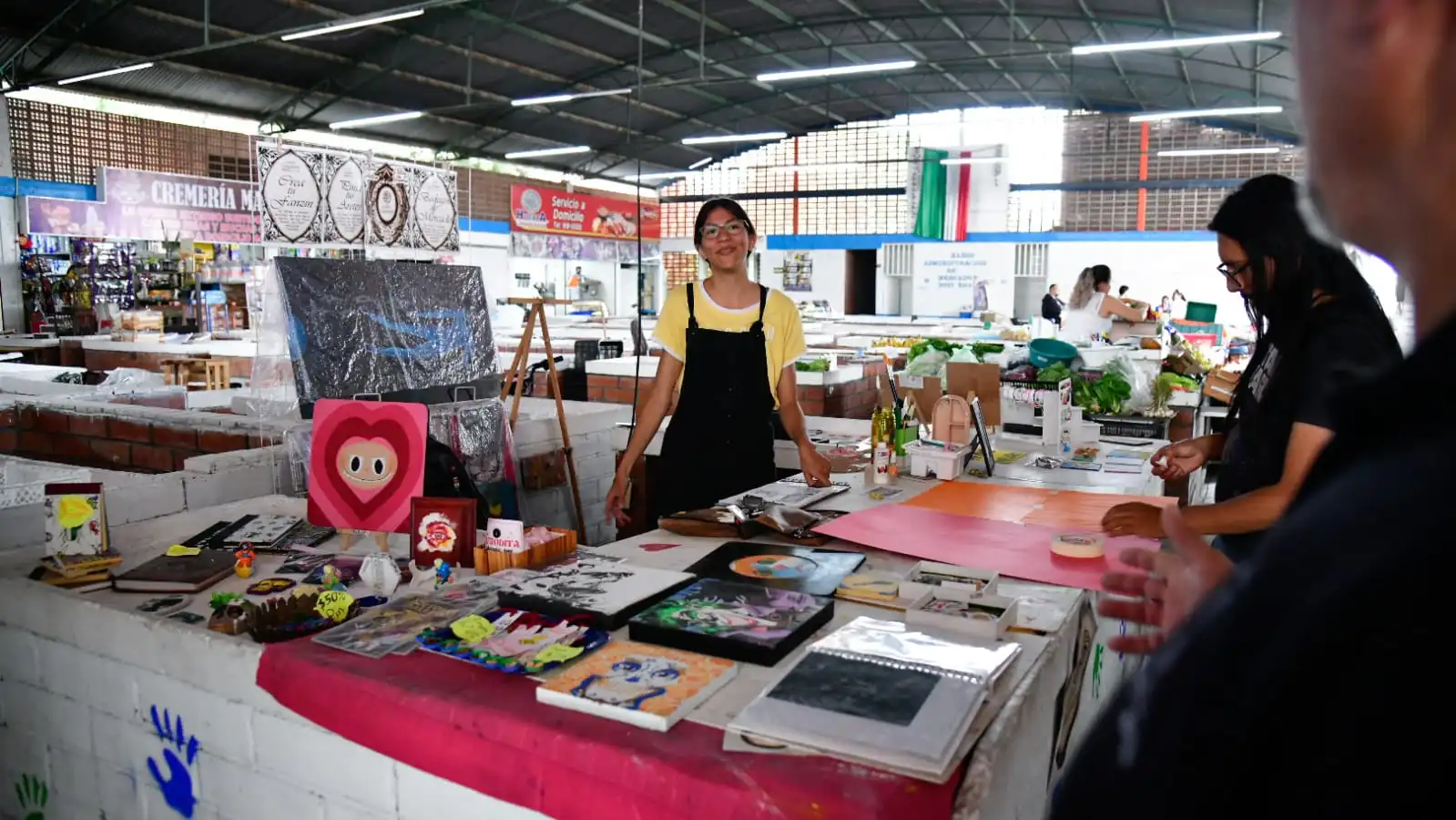 Personas con discapacidad, adultos mayores y mujeres jefas de familia podrán ofertar sus productos en mercados municipales
