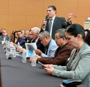 Imagen: Presidentes de cámaras empresariales y organismos civiles en firma de convenio / Nw Noticias Baja California.