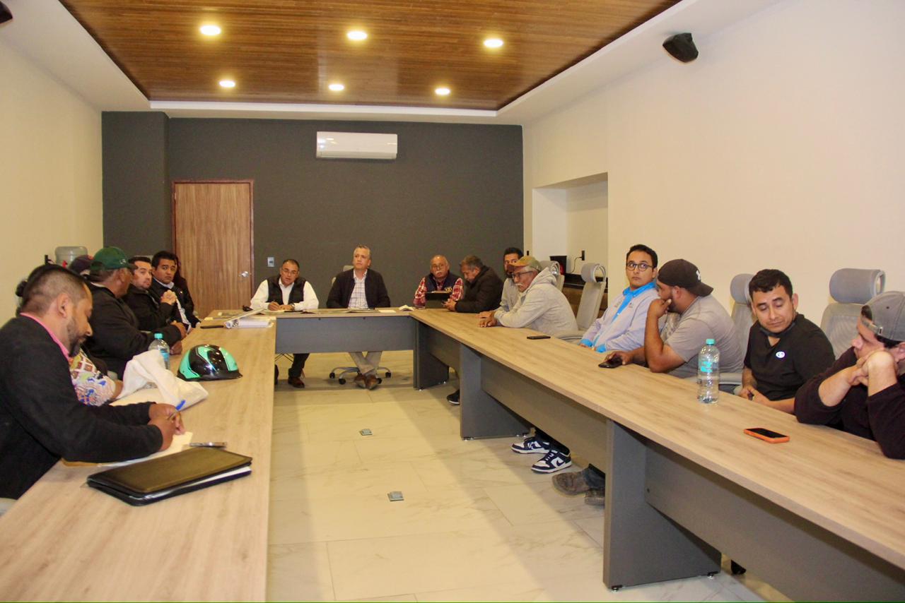 Autoridades acuerdan mesa de diálogo con vecinos que bloquearon obra en Silao