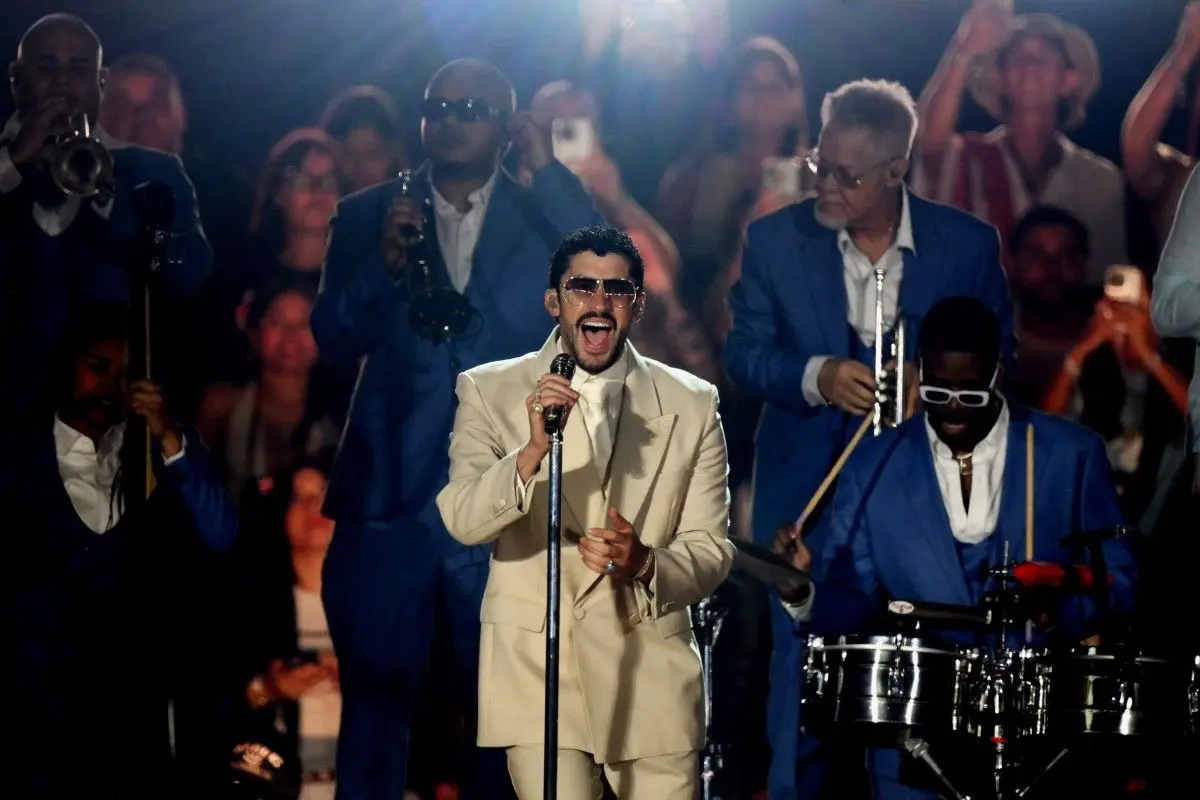 Tras Super Bowl, Bad Bunny logra colocar a “DtMF” en el número 1 en EU