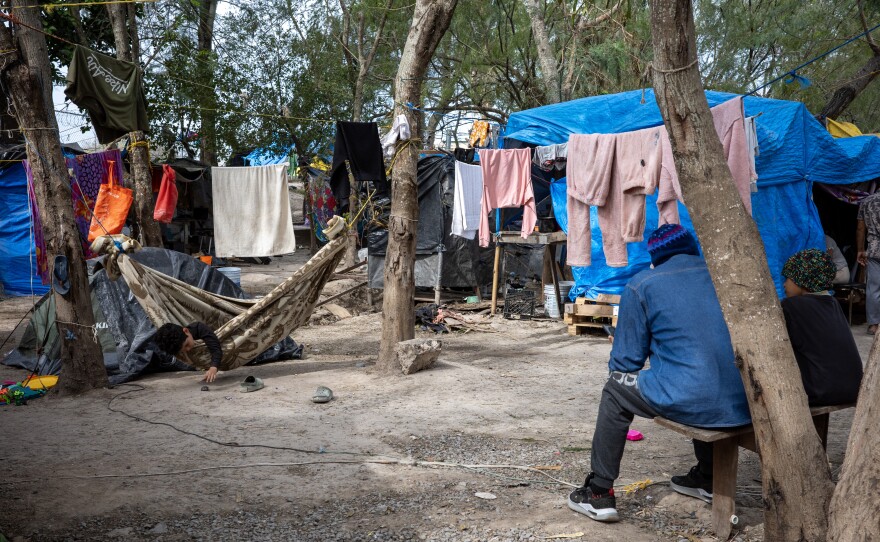 Desmantelan más de 15 campamentos en arroyos de la ciudad