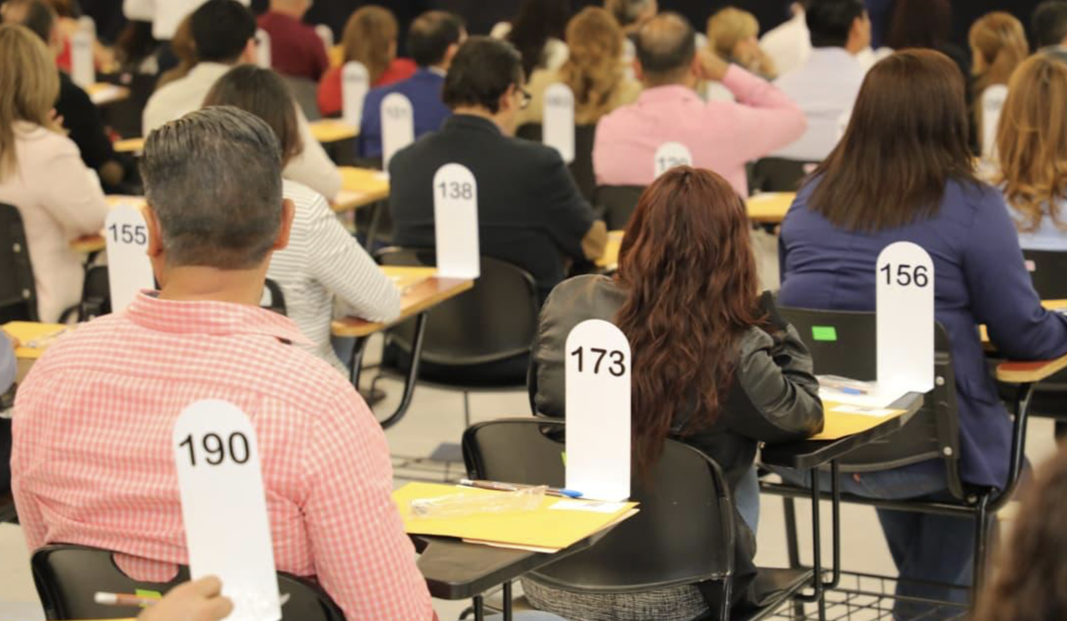 Realizan 241 abogados examen para competir por notarías en Guanajuato