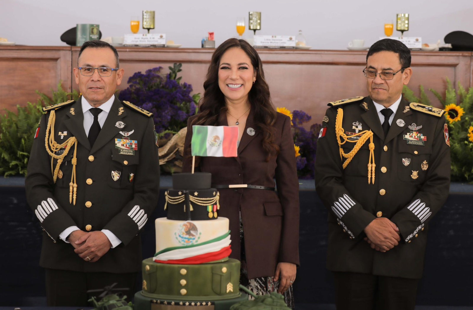 Gobernadora destaca coordinación con Ejército en el 113 aniversario de la corporación